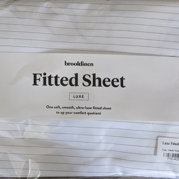 Brooklinen King fitted sheet & 2 king pillowcases - Picture 3 of 5